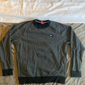 NIKE Crew-Neck (size L)